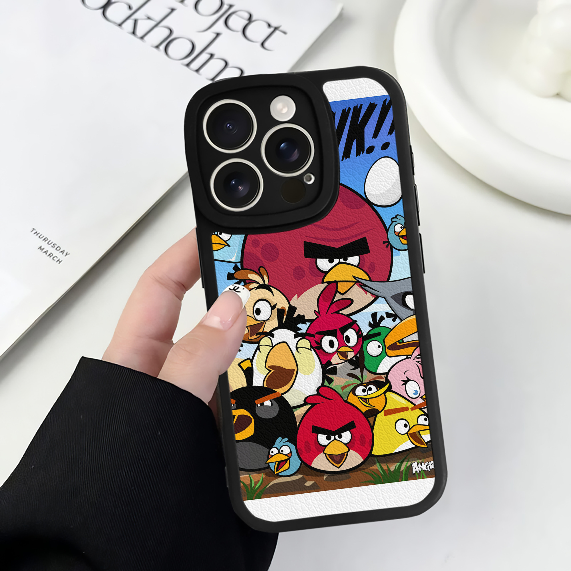 （画像用） Angry Birds アングリーバード 【iPhone 16シリーズ対応】シリコンスマホケース（レザー調） 材質：シリコン